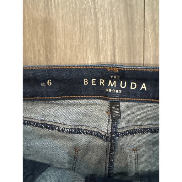 White House Black Market Mid Rise Bermuda Short Women's Size 6 - Picture 2 of 8